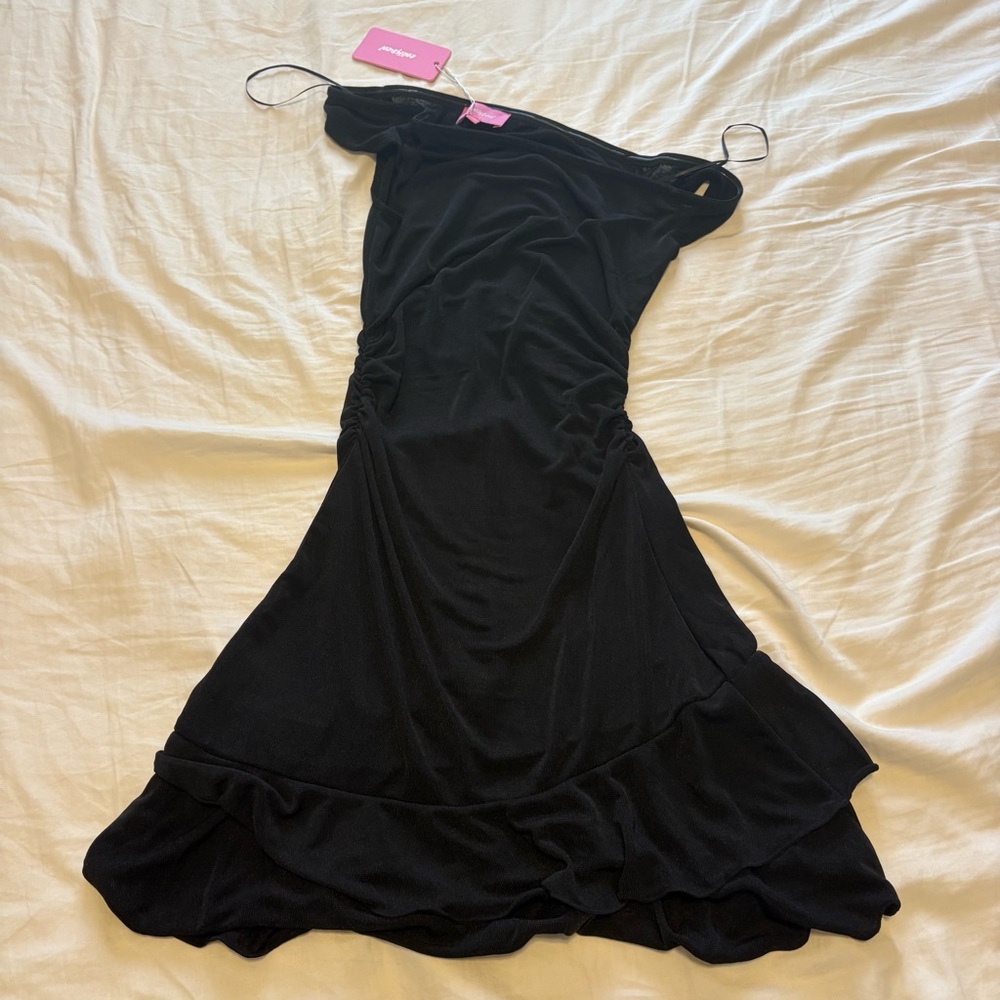 Edikted Carey Asymmetric Black Off Shoulder Mini Dress - Picture 6 of 7